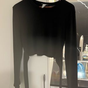 Black cropped Long sleeve with tie straps
